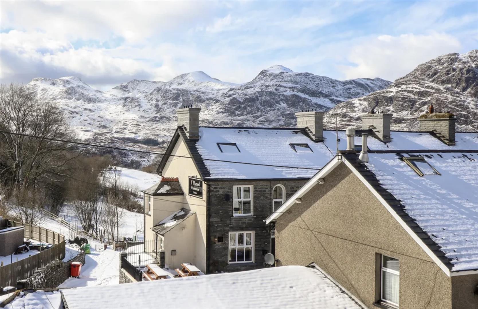 View from rear 6 Old Tanymanod.jpg